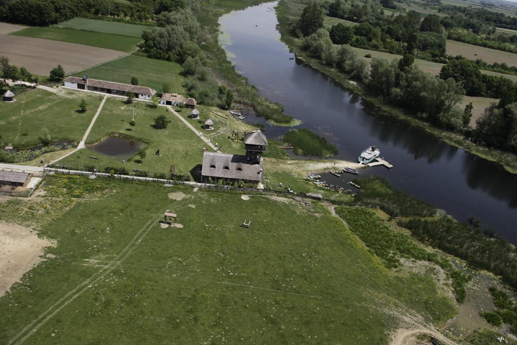 Guest House Zasavica Buitenkant foto